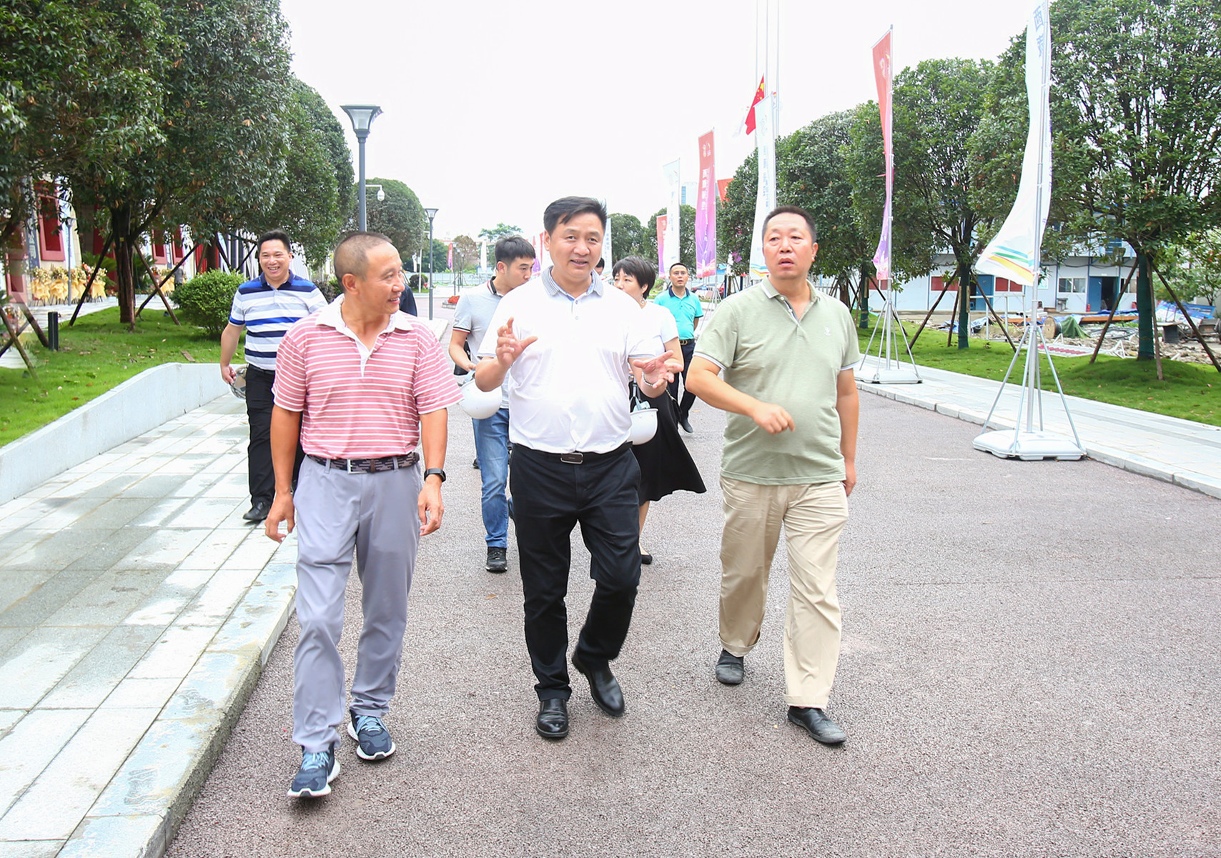 寶鷹集團(tuán)總裁于泳波到成都、武漢分公司調(diào)研