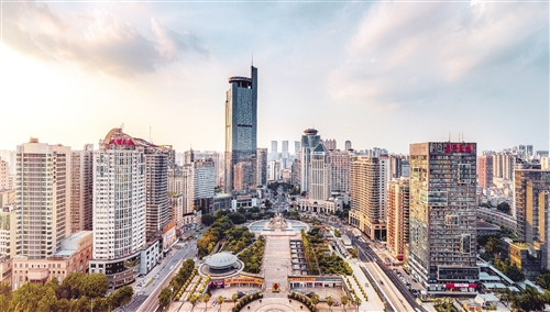 李克強(qiáng)：培育壯大市場(chǎng)主體 激發(fā)市場(chǎng)活力和社會(huì)創(chuàng)造力